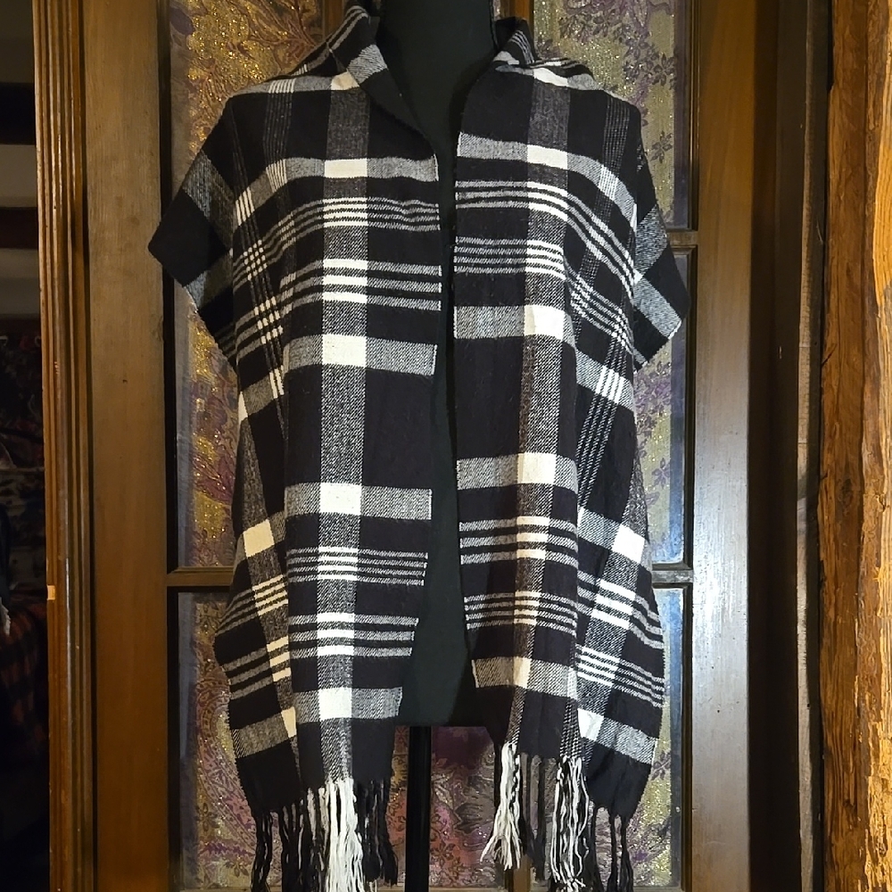 Black & White Plaid Fringe Shawl Wrap / Scarf!